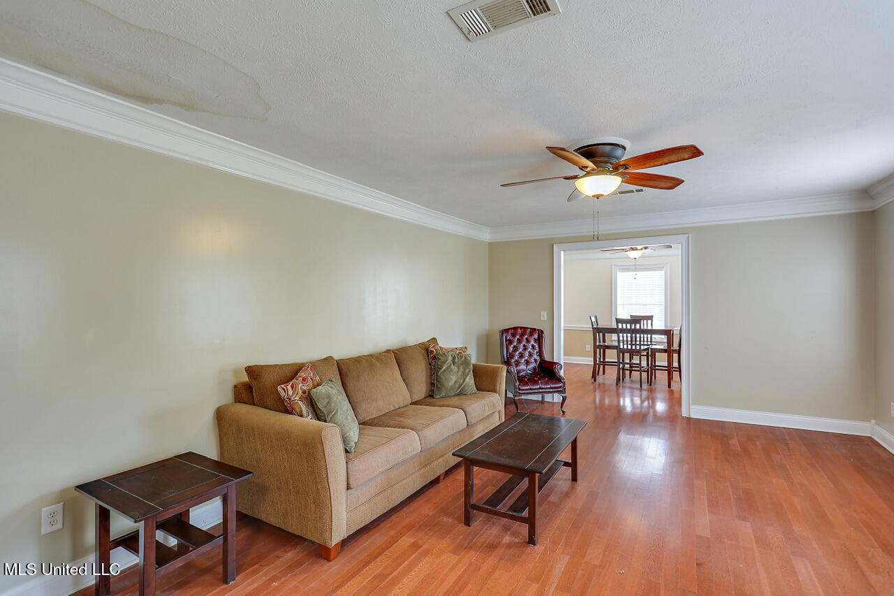 624 McCluer Road Jackson, MS 39212 - Photo 4 of 40 624 McCluer Rd (5)