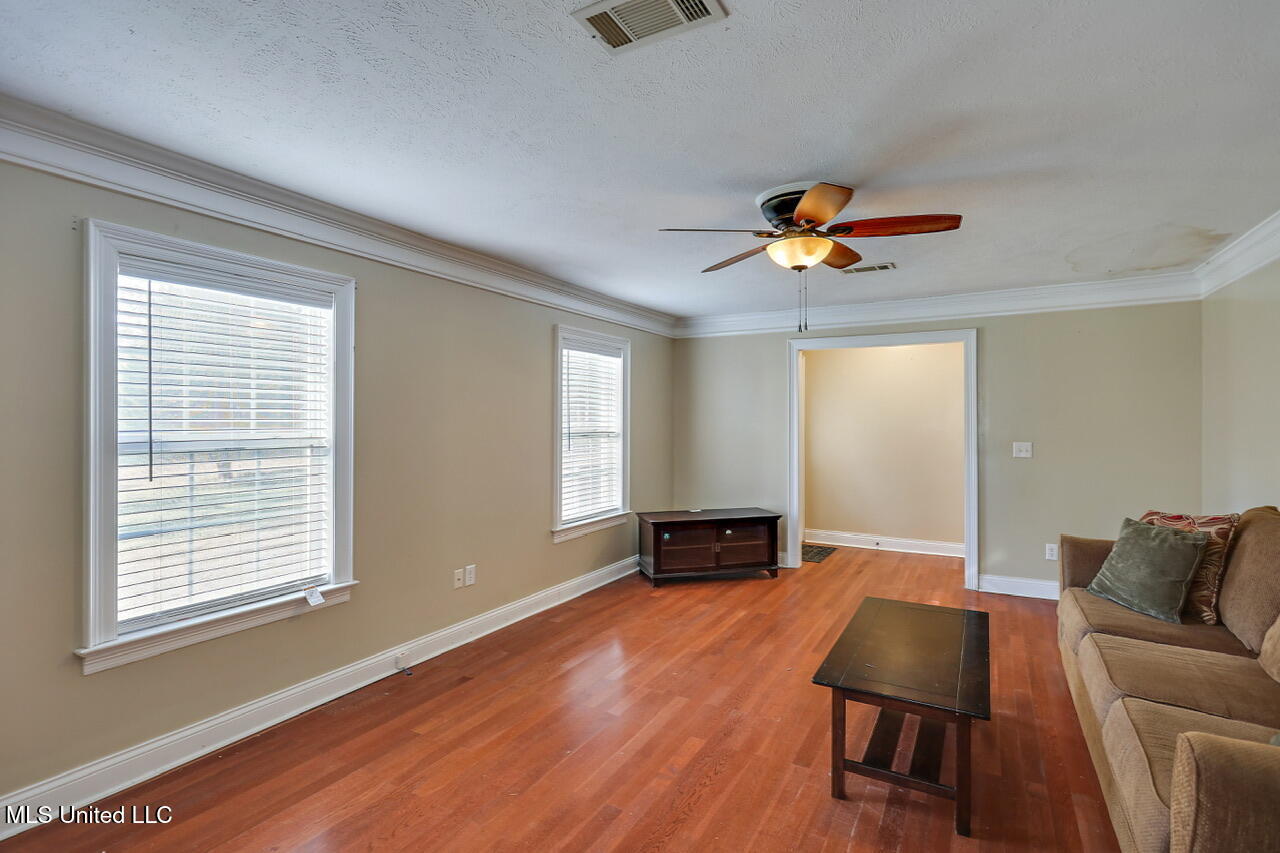 624 McCluer Road Jackson, MS 39212 - Photo 6 of 40 624 McCluer Rd (8)