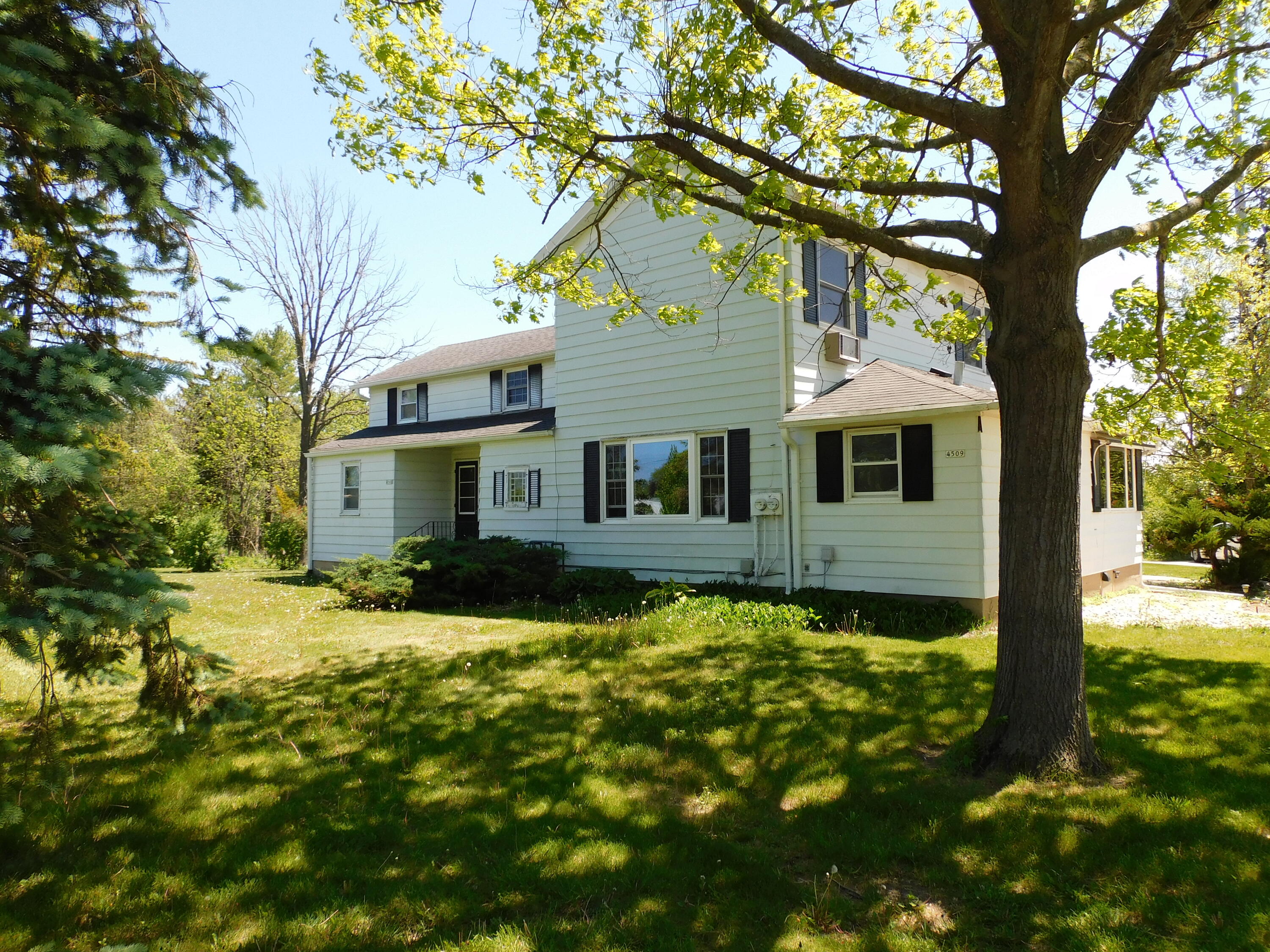 4501 West 5 Mile Road Raymond, WI 53108 - Photo 14 of 15 Front of Home
