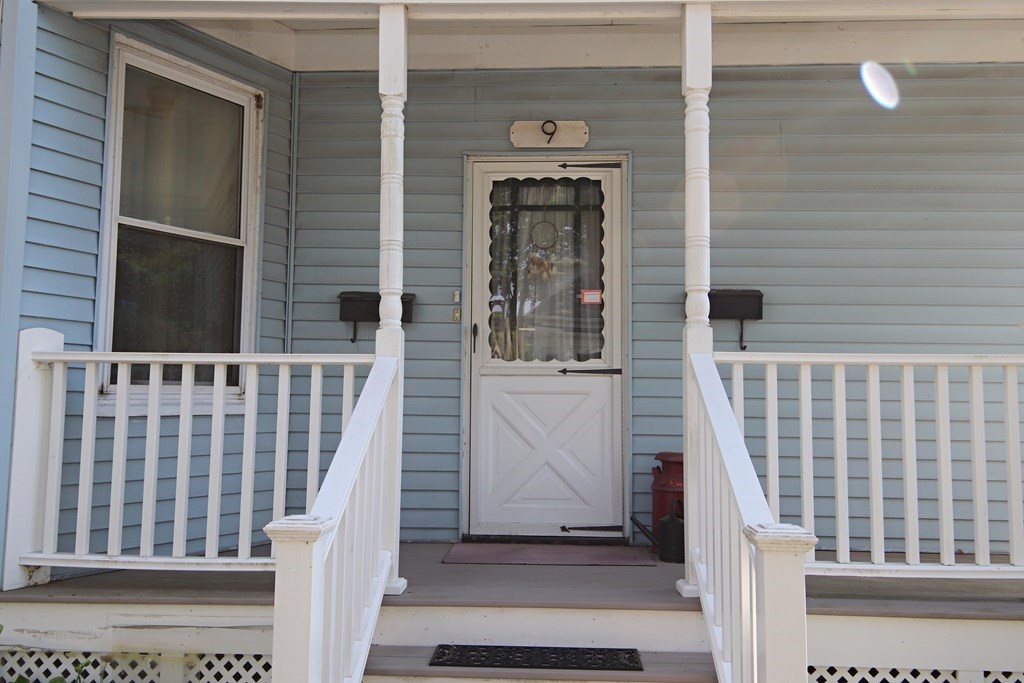 9 Guild Road Saugus, MA 01906 - Photo 3 of 42 Gallery Image 3