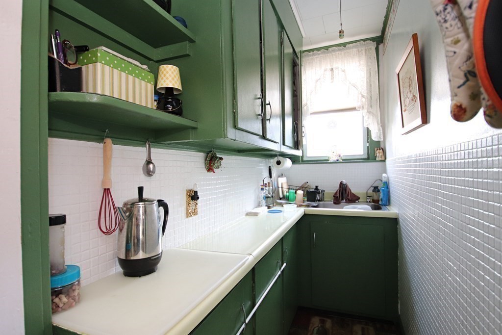 9 Guild Road Saugus, MA 01906 - Photo 7 of 42 Gallery Image 7
