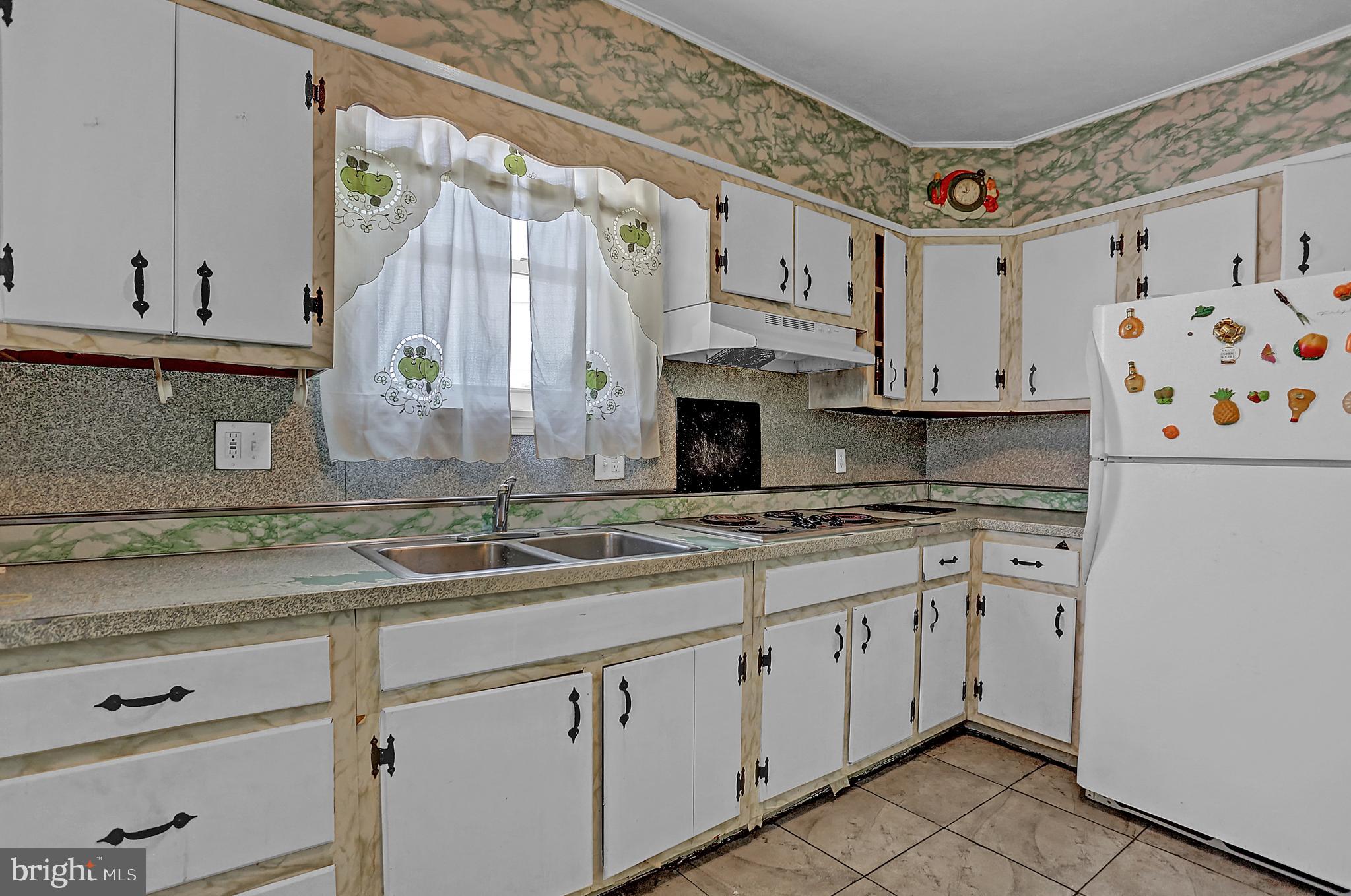 3806 Colonial Road Harrisburg, PA 17109 - Photo 3 of 12 Gallery Image 3