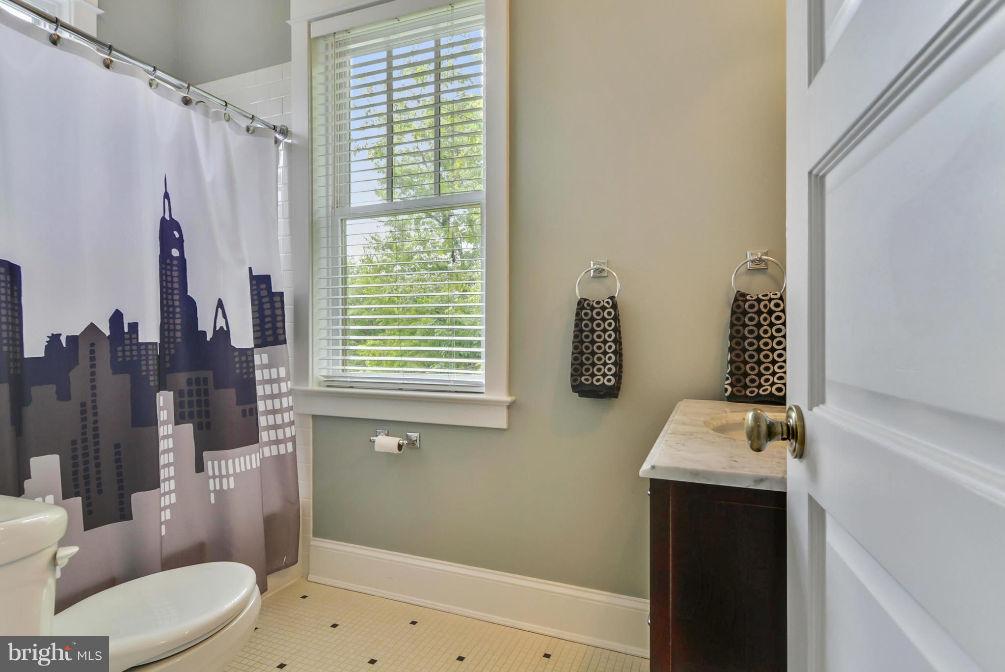 101 Buxton Road Falls Church, VA 22046 - Photo 22 of 30 Bath