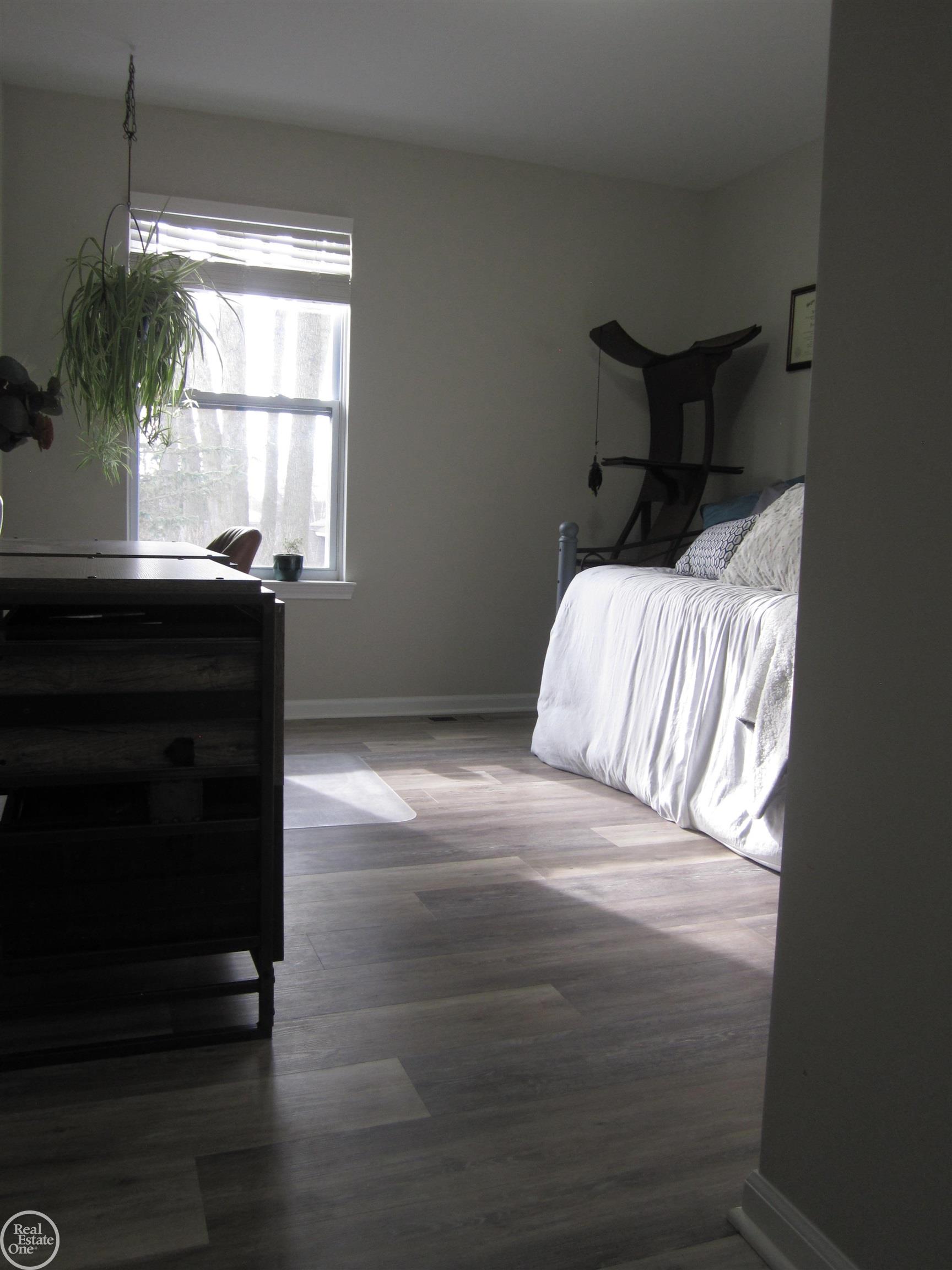 816 Nelson's Ridge Drive Howell, MI 48843 - Photo 12 of 16 50105321-11.JPG
