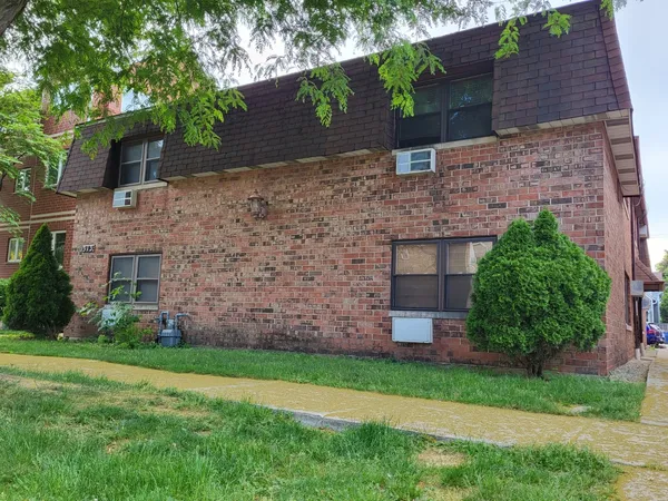 $1,450 | 313 Elgin Avenue, Unit 203, Forest Park, IL 60130