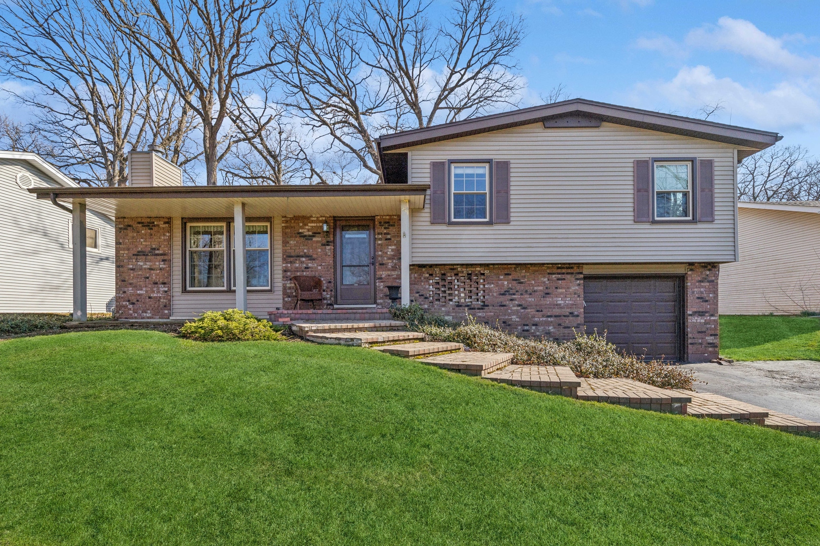 313 Rye Road Mundelein, IL 60060 - Photo 1 of 20 Gallery Image 1