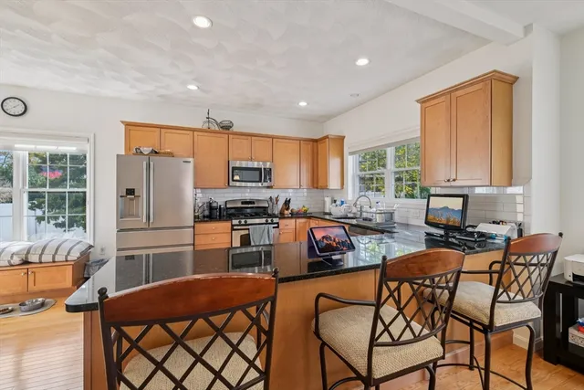 $799,999 | 6 Blue Jay Circle, Unit 2, Wakefield, MA 01880