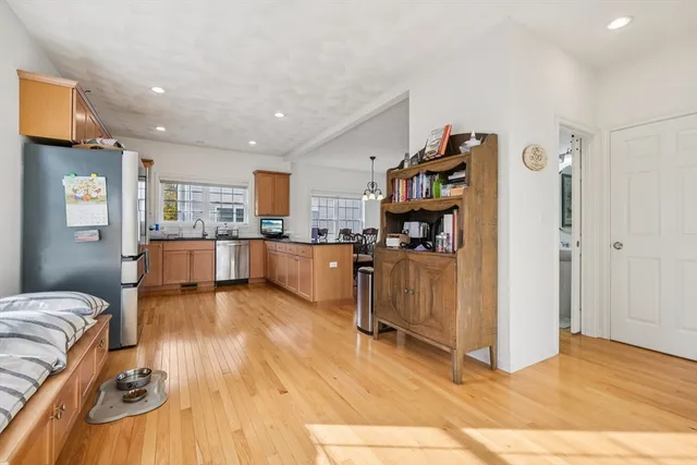 $799,999 | 6 Blue Jay Circle, Unit 2, Wakefield, MA 01880