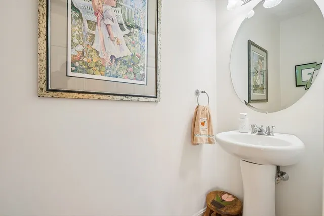 $799,999 | 6 Blue Jay Circle, Unit 2, Wakefield, MA 01880