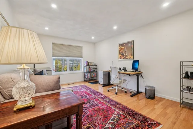 $799,999 | 6 Blue Jay Circle, Unit 2, Wakefield, MA 01880