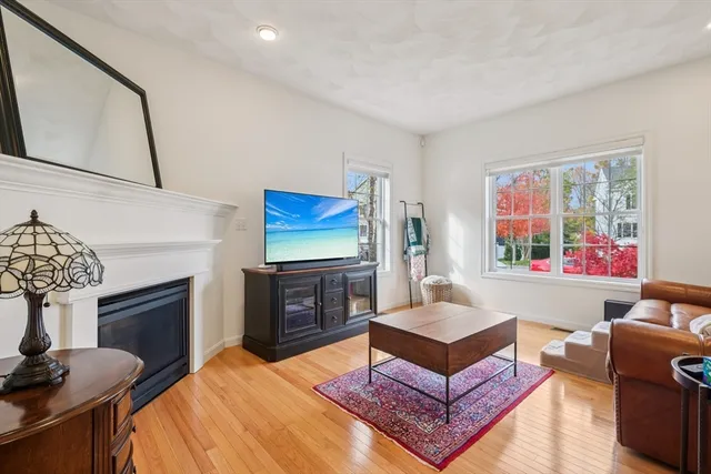 $799,999 | 6 Blue Jay Circle, Unit 2, Wakefield, MA 01880