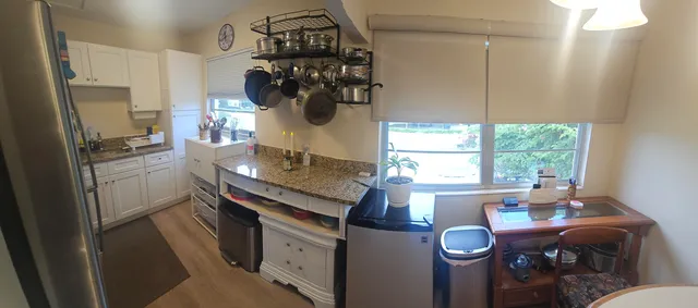 a black and white photo of a picture