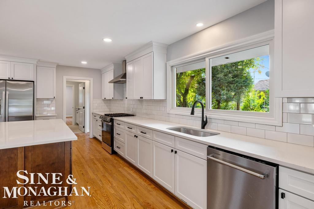 781 Fairford Road Grosse Pointe Woods, MI 48236 - Photo 13 of 57