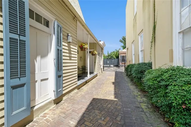 $1,500 | 922 St Louis Street, Unit 4, New Orleans, LA 70112