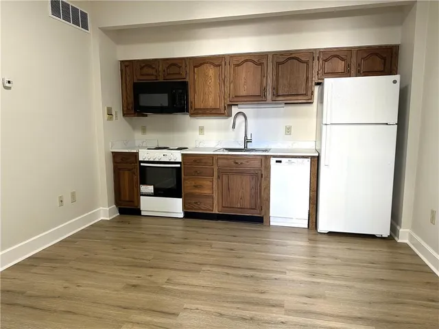 $1,500 | 922 St Louis Street, Unit 4, New Orleans, LA 70112