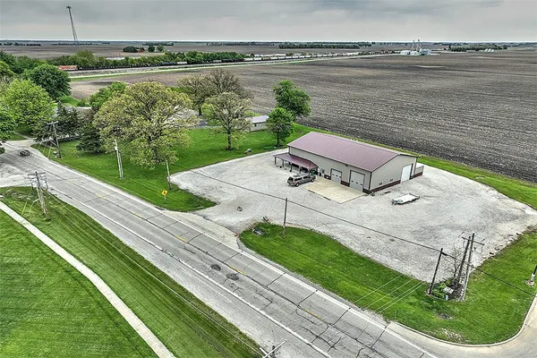 $545,000 | 300 South Jackson Street, Cerro Gordo, IL 61818