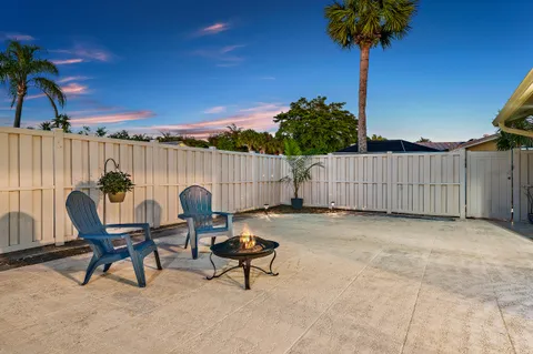 $360,000 | 5537 Eagle Lake Drive, Palm Beach Gardens, FL 33418