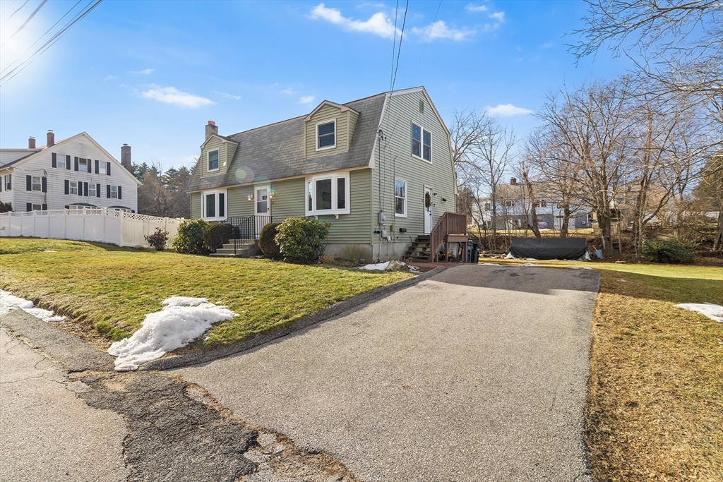 28 Armory Road Southbridge, MA 01550 - Photo 2 of 32
