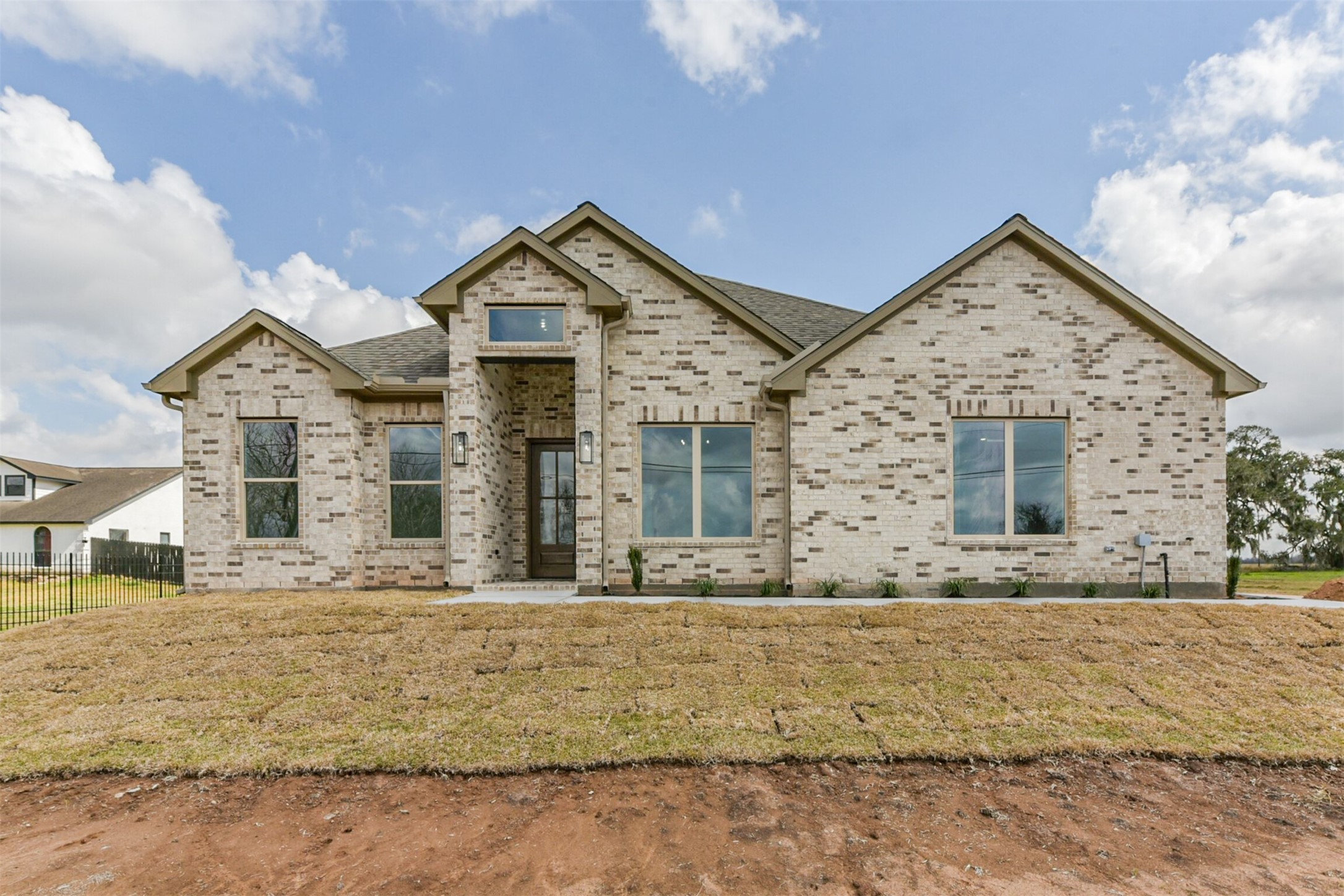 749 Wagon Wheel Trail Angleton, TX 77515 - Photo 2 of 21