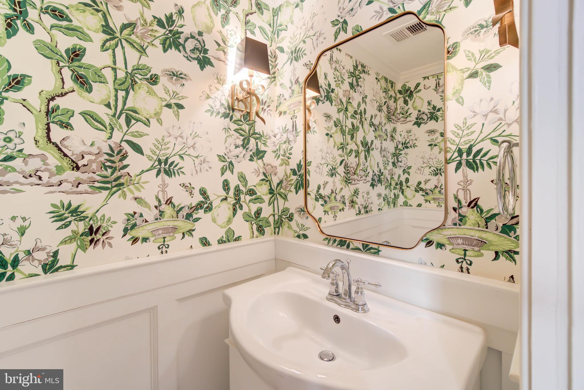 129 E Street Southeast Washington, DC 20003 - Photo 16 of 38