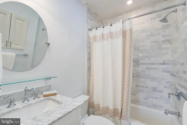 $1,100,000 | 129 E Street Southeast, Washington, DC 20003