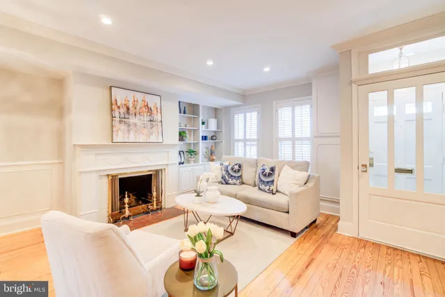 $1,100,000 | 129 E Street Southeast, Washington, DC 20003