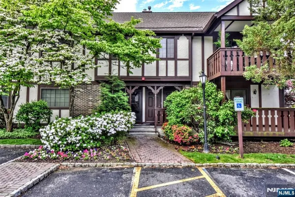 $335,000 | 1804 Faulkner Court, Mahwah, NJ 07430