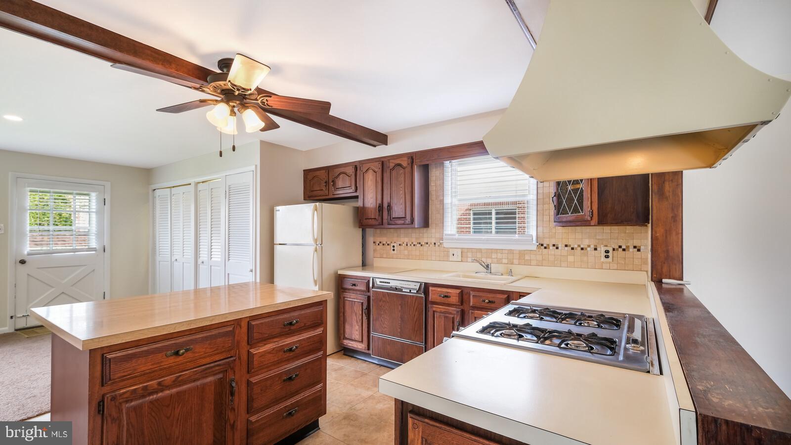 42 Nield Road Springfield, PA 19064 - Photo 14 of 36 Kitchen