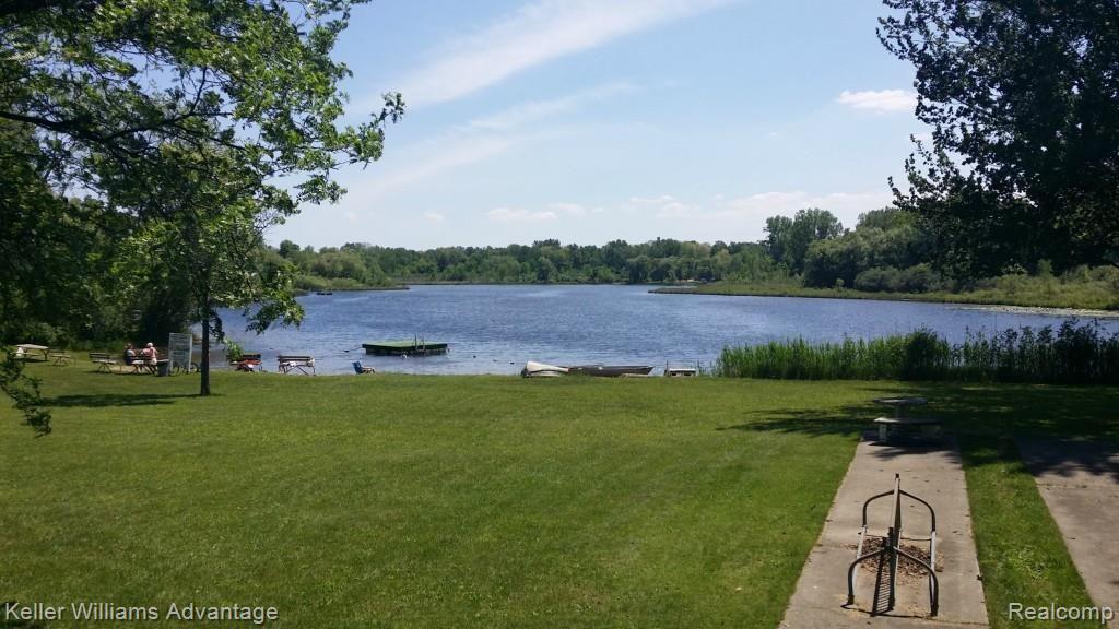 4108 Crocus Road Waterford, MI 48328 - Photo 25 of 26 20140607_142027.jpg