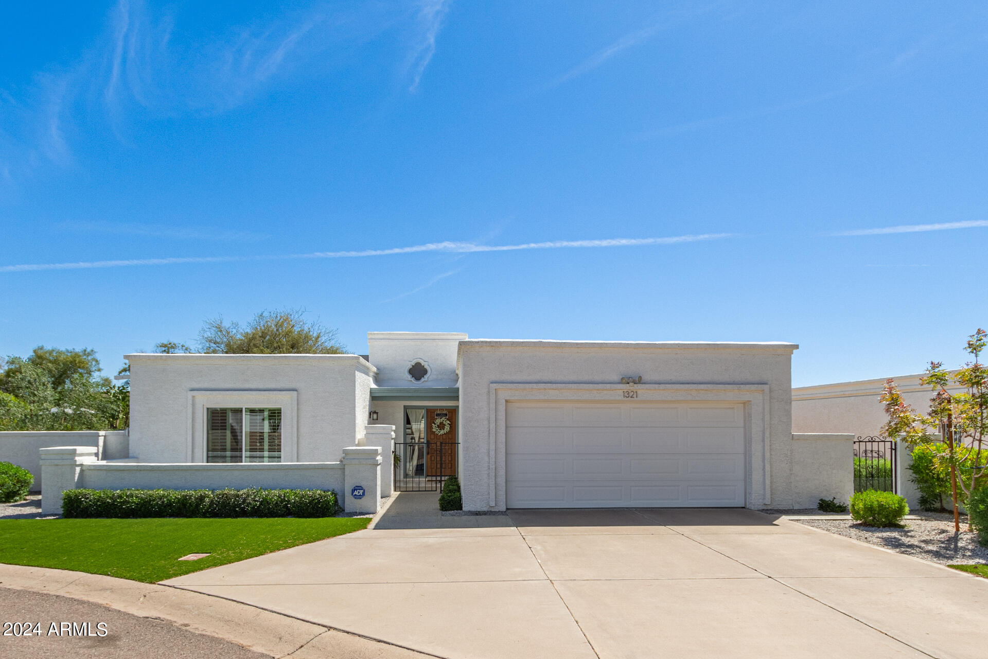 1321 East Winged Foot Road Phoenix, AZ 85022 - Photo 2 of 40 02-Winged Foot