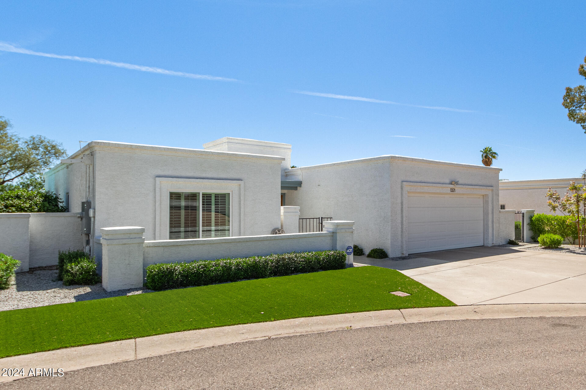 1321 East Winged Foot Road Phoenix, AZ 85022 - Photo 4 of 40 04-Winged Foot