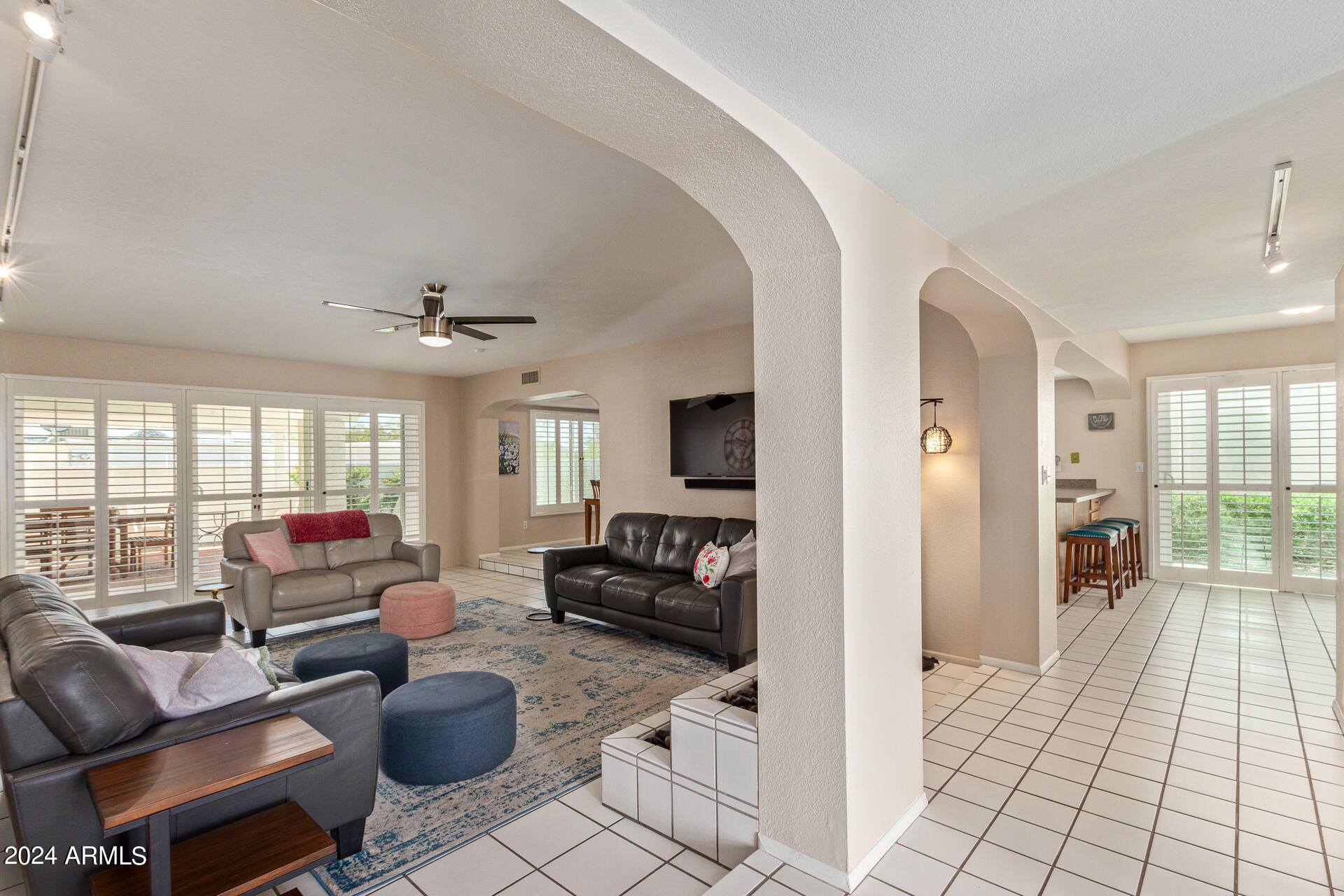 1321 East Winged Foot Road Phoenix, AZ 85022 - Photo 7 of 40 10-Winged Foot