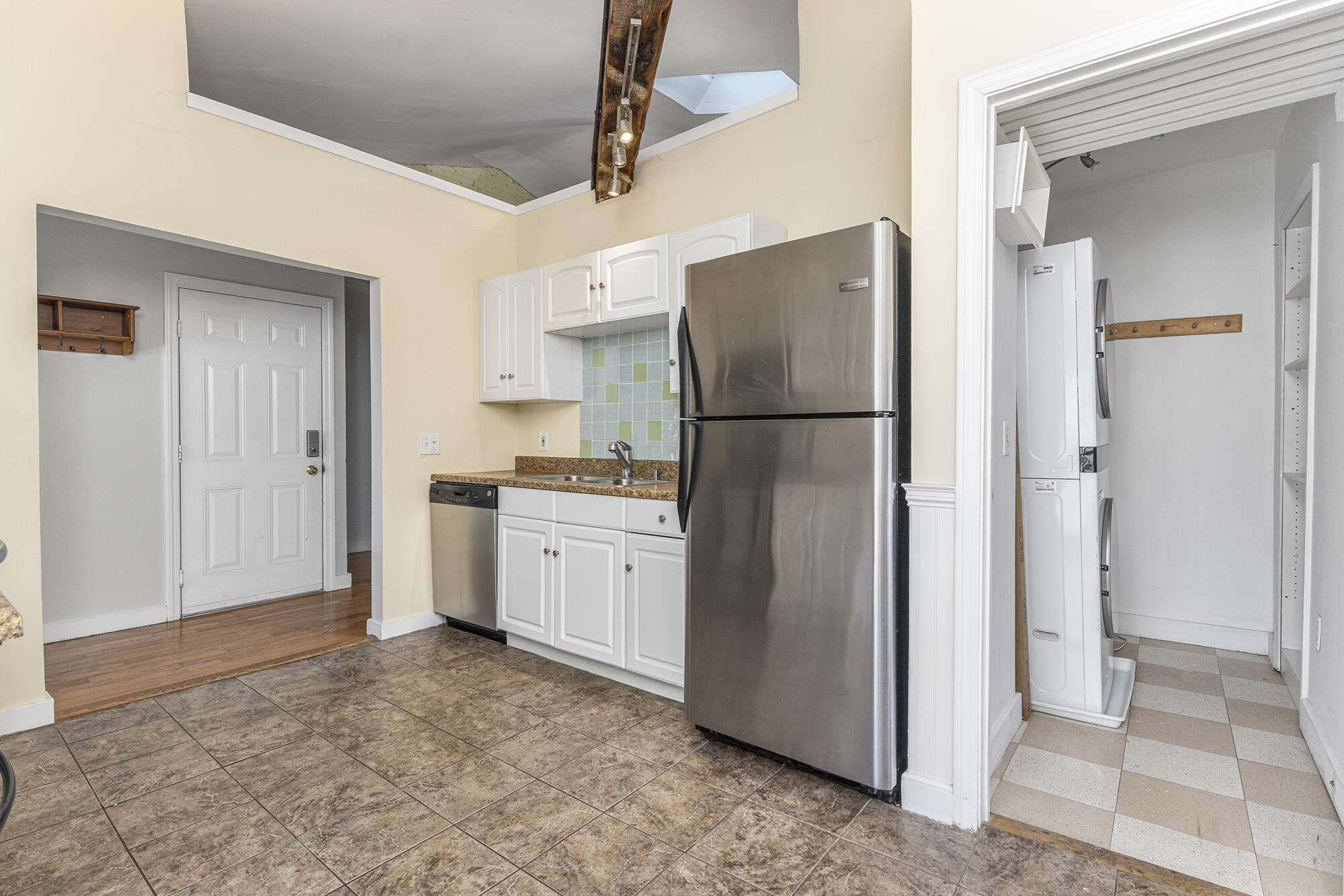 169 Danforth Street, Unit 5 Portland, ME 04102 - Photo 12 of 29 Kitchen