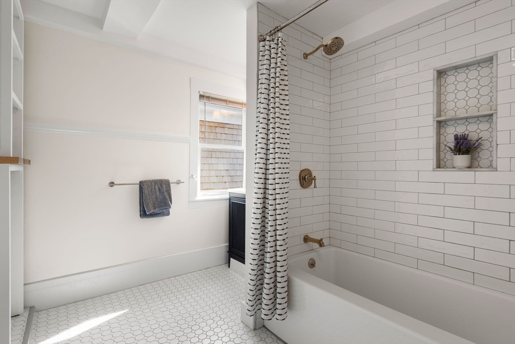 2 Commercial Street, Unit 3 Marblehead, MA 01945 - Photo 10 of 27