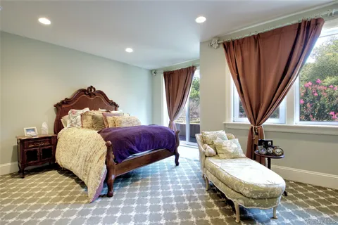 $5,250,000 | 6 Old Wagon Lane, Old Westbury, NY 11568