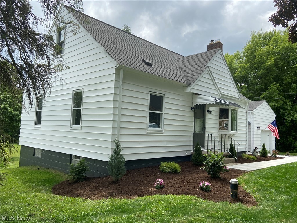 4675 Roop Avenue Norton, OH 44203 - Photo 4 of 19