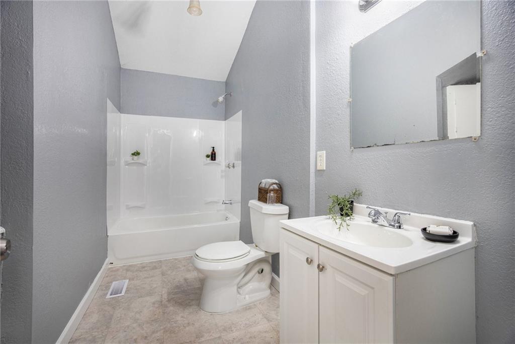 9812 Marsh Avenue Kansas City, MO 64134 - Photo 13 of 19