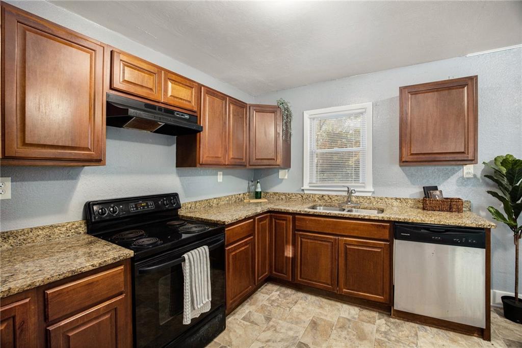 9812 Marsh Avenue Kansas City, MO 64134 - Photo 8 of 19