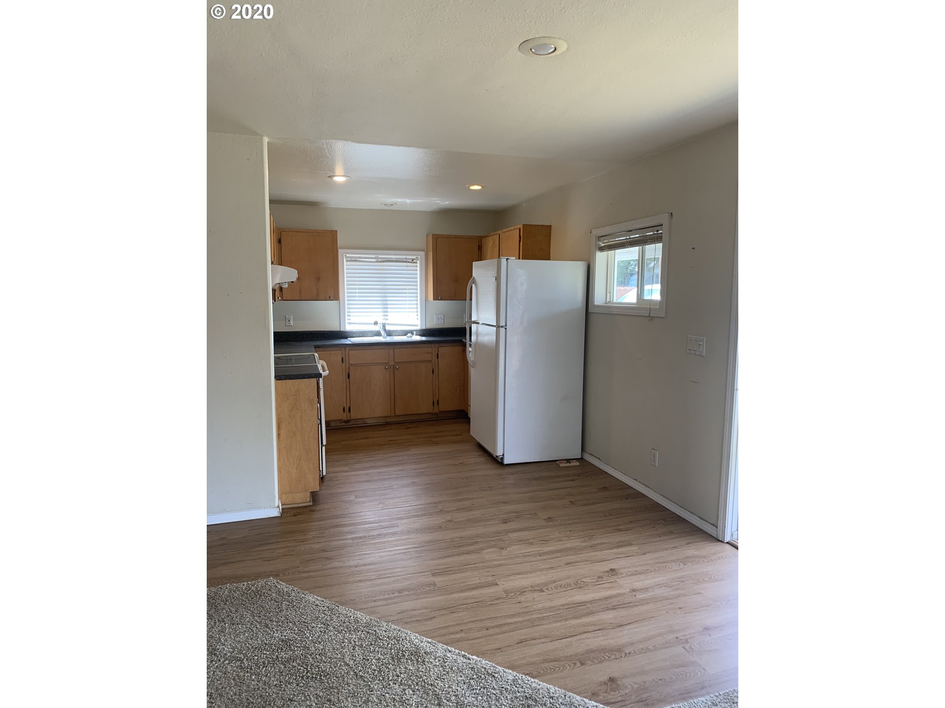 475 East 2nd Avenue Riddle, OR 97469 - Photo 4 of 21