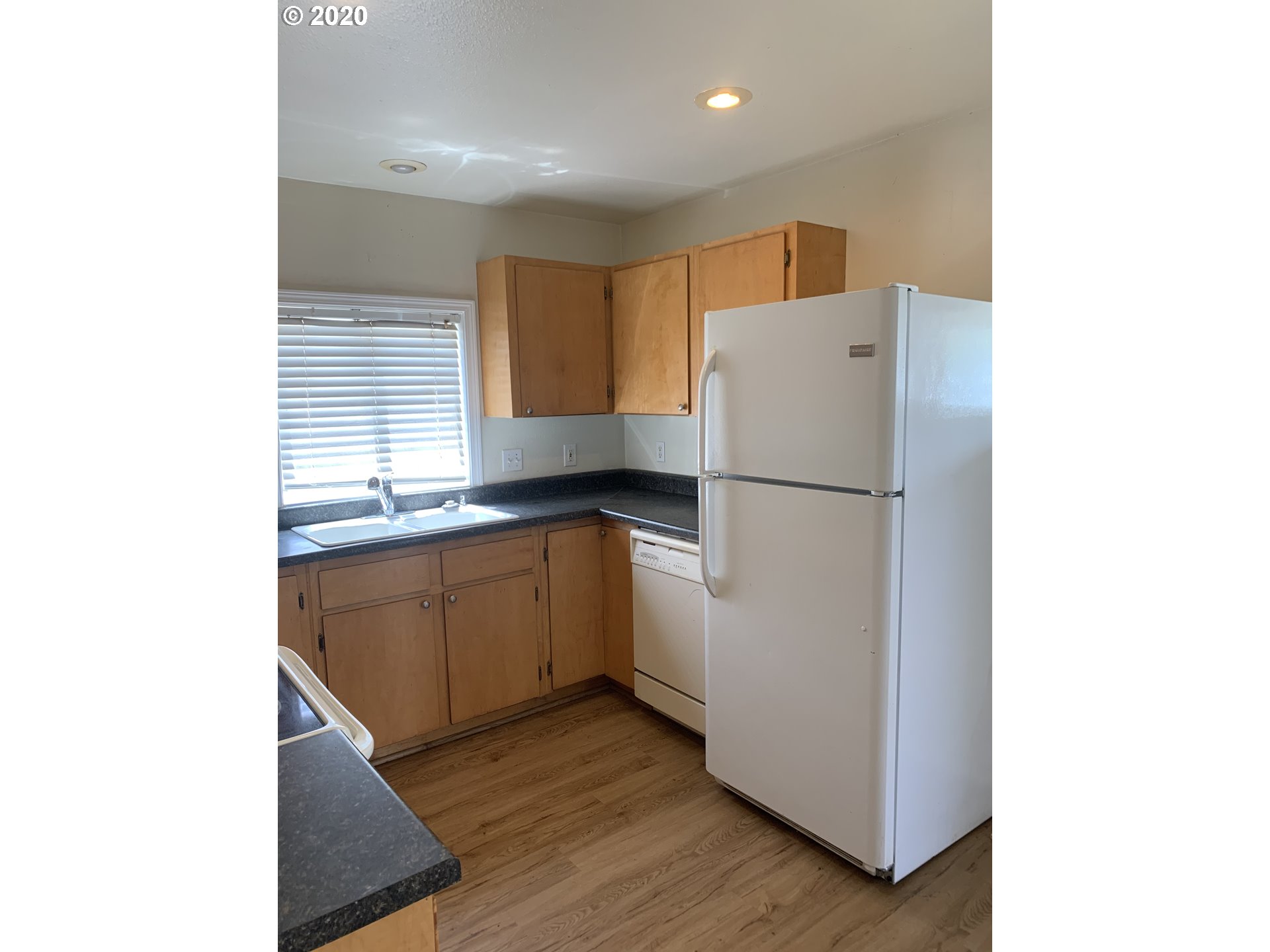 475 East 2nd Avenue Riddle, OR 97469 - Photo 7 of 21