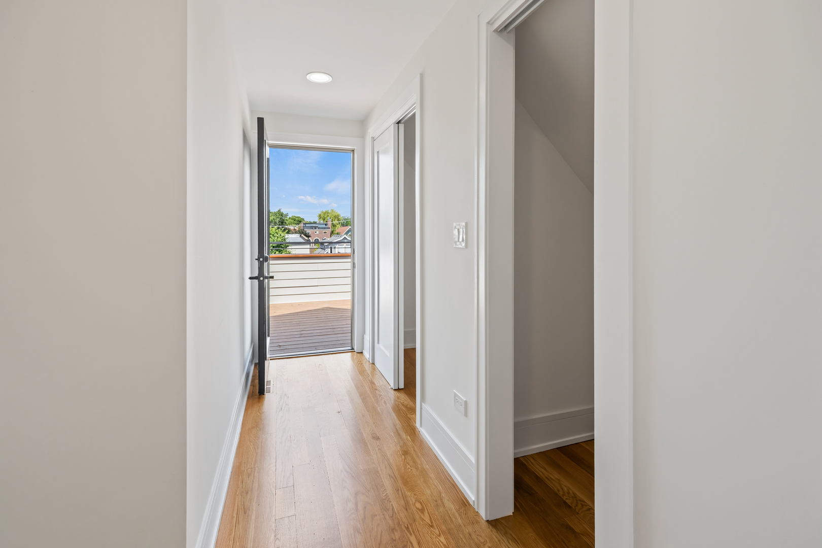 3414 North Hamilton Avenue Chicago, IL 60618 - Photo 32 of 45
