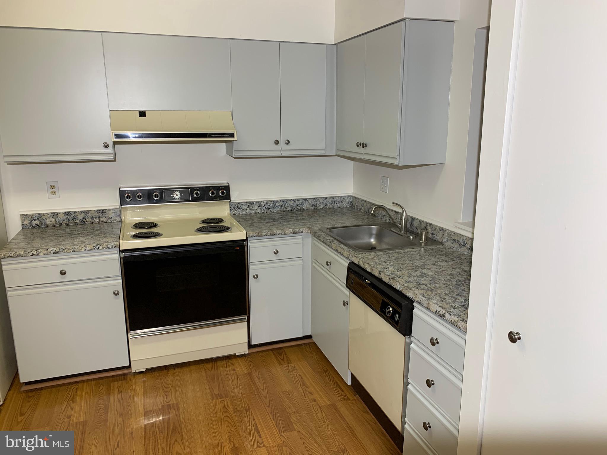 6946 Rockfield Road Baltimore, MD 21244 - Photo 17 of 66