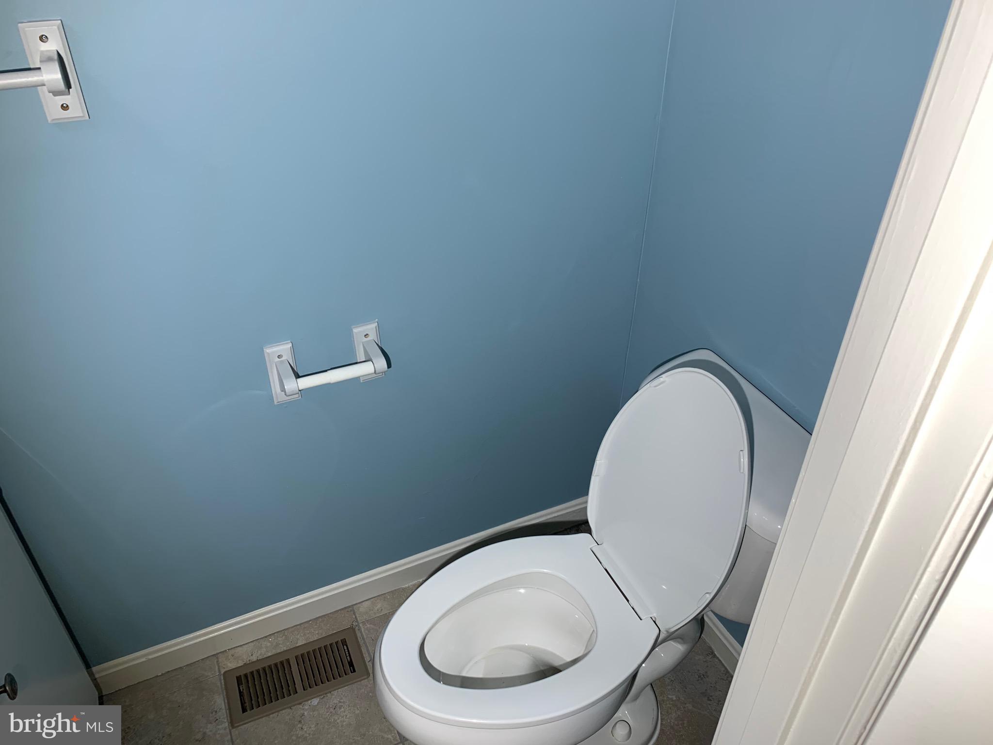 6946 Rockfield Road Baltimore, MD 21244 - Photo 36 of 66