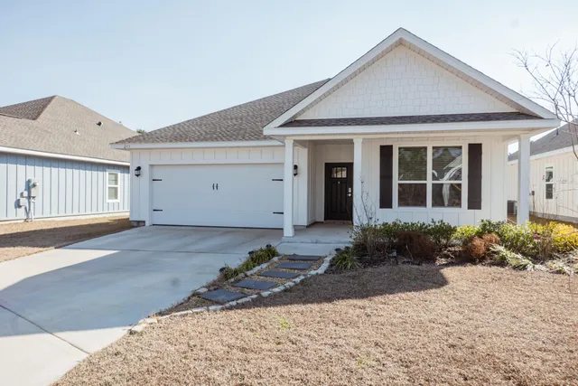 $2,295 | 233 Lyla Lane, Crestview, FL 32539