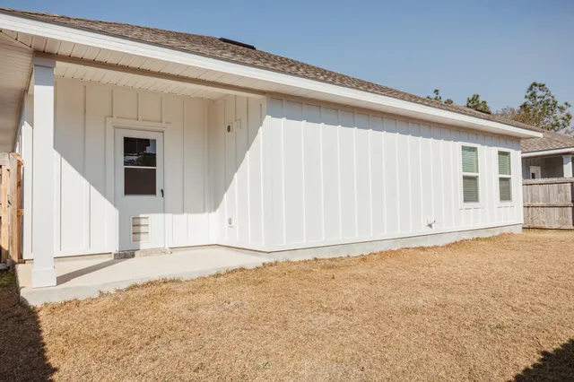 $2,295 | 233 Lyla Lane, Crestview, FL 32539