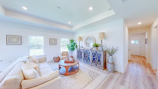 $2,195 | 233 Lyla Lane, Crestview, FL 32539