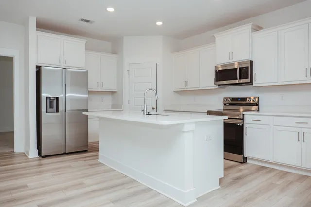 $2,295 | 233 Lyla Lane, Crestview, FL 32539