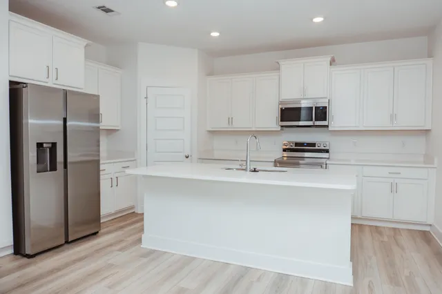 $2,295 | 233 Lyla Lane, Crestview, FL 32539