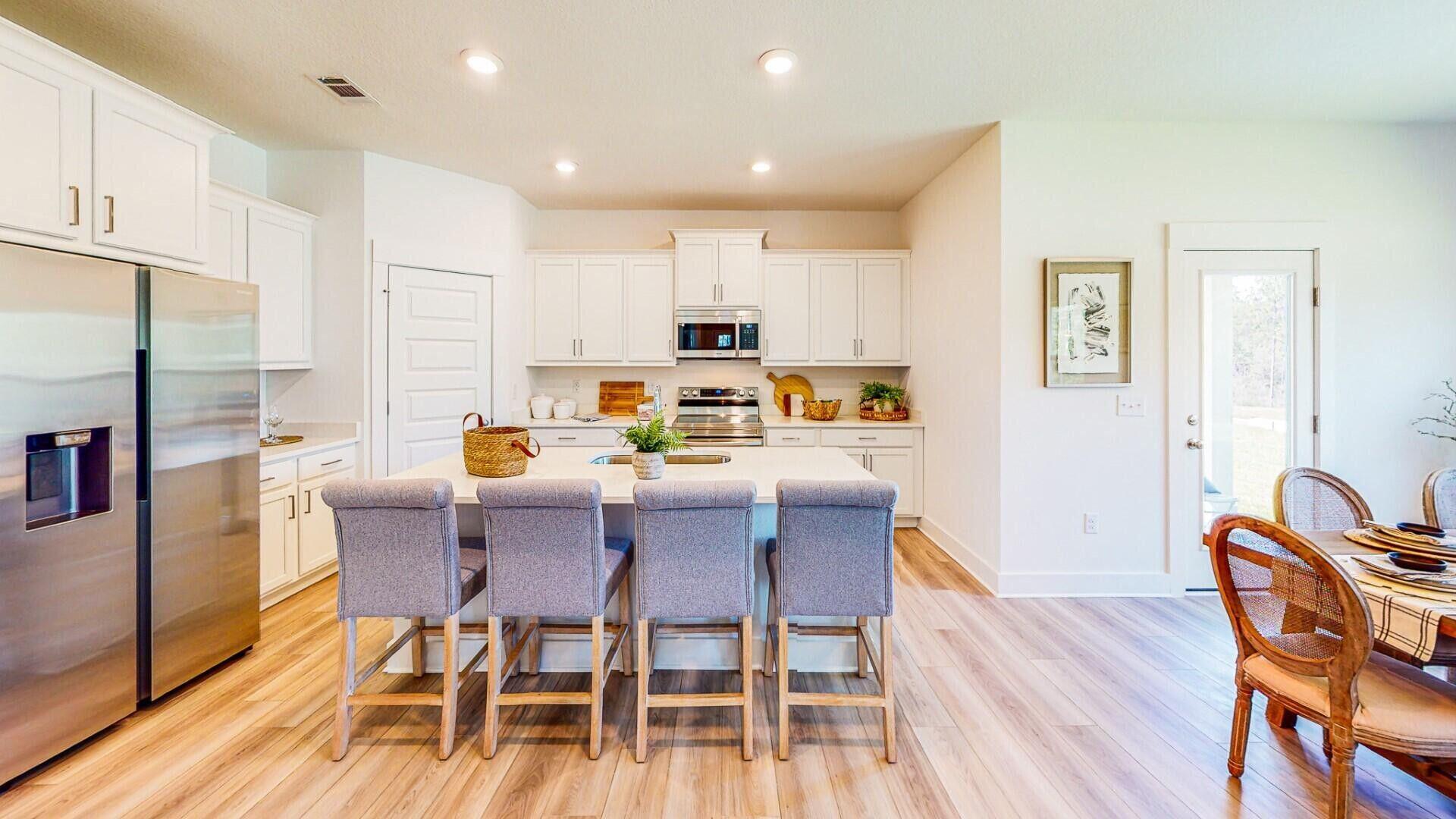 233 Lyla Lane Crestview, FL 32539 - Photo 10 of 24 20231031133817202671000000-o