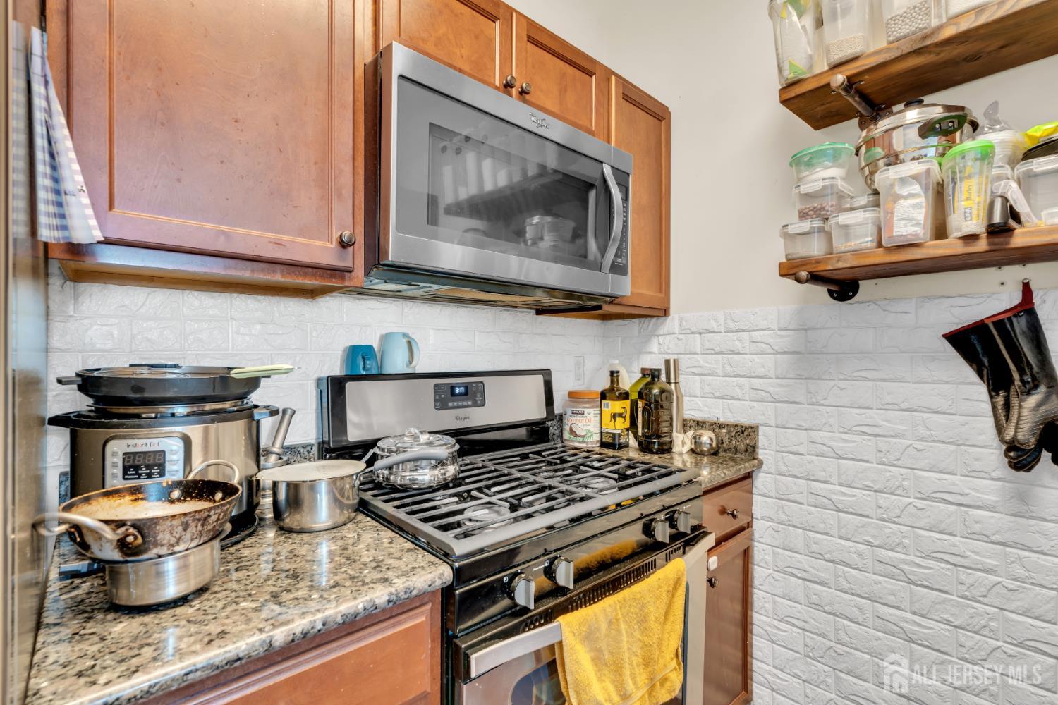 731 Strassle Way South Plainfield, NJ 07080 - Photo 10 of 23